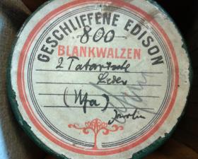 "2 tatarische Lieder: a) Abenteuer, b) Soldatenlied"