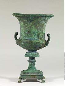 Römischer Kelchkrater mit Untersatz