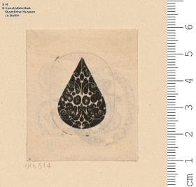 2 Blatt Schwarzornament: Ein Kreuz und ein herzförmiges Zierstück
