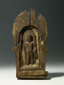 Stehender Buddha in indischem Torbogen