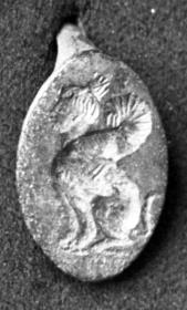 Fingerring, auf der Platte eingetieft sitzende Sphinx