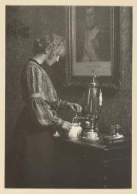 Ohne Titel (Frau an der Teemaschine)