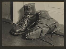 Ein Paar Stiefel