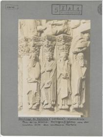 Santiago de Compostela, Kathedrale, Tors der Herrlichkeit, Mittere Arkade, linke Seite, Gewändefiguren