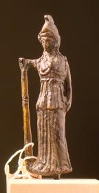 Kleine römische Statuette der Minerva mit abgebrochener Lanze