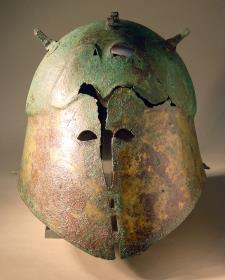 Apulisch-korinthischer Helm