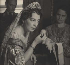 Hochzeit des Prinzen Louis Ferdinand von Preußen mit Kira Kirillowna Romanowa am 4. Mai 1938, die Braut bei der Toilette