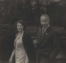 Kronprinz Wilhelm von Preußen mit seiner Schwiegertochter Kira Kirillowna Romanowa