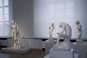 Blick in Raum 5 der Dauerausstellung der Antikensammlung im Alten Museum (Obergeschoss): Römische Villen - Luxus als Lebensform