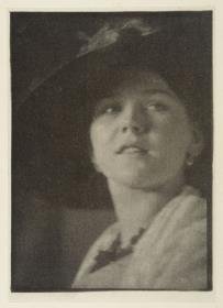 Bildnis (Dame mit Hut)