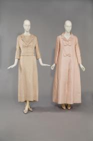 Puderrosa Abendensemble, Kleid mit Jacke