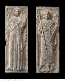 Relief mit Maria als Orans