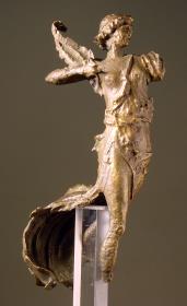 Hellenistische (?) Statuette der bogenschiessenden Diana