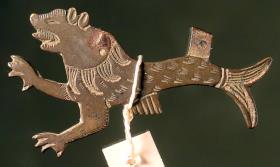 Flachfigur eines Löwen mit Fischschwanz ["Seelöwe"]