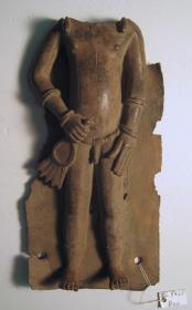 Emada (Diener) mit Fächer