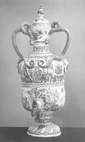 Große Vase mit Zapfhahn und Schlangenhenkeln