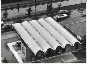 Enka GmbH, Überdachung einer Tankstelle aus Kunststoffplanen