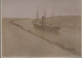Im Suez - Kanal .