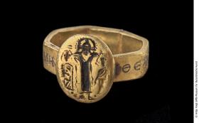 Ring mit Hochzeitsdarstellung