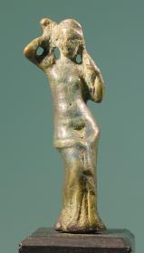 Venusstatuette mit um den Unterkörper drapiertem Gewand
