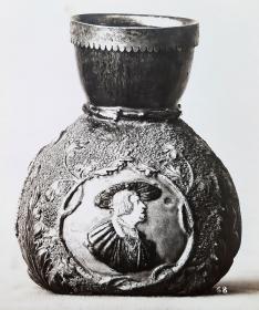 Flasche mit Kaiserbildnissen
