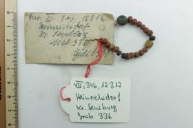Kette aus Glasperlen