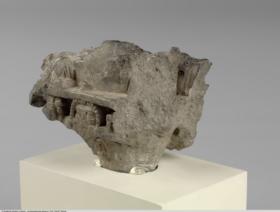 Gefäßfragment mit Reliefdekor