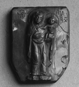Kamee mit der stehenden Maria mit Christus im Typ der Hodegetria
