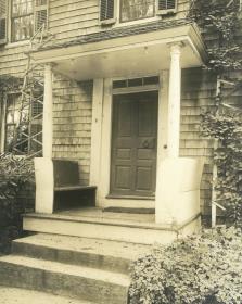 South Kingstown, Kingston, Hauseingang