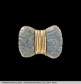 Kettenglied aus Lapislazuli mit Goldband gefasst