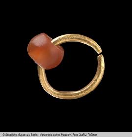 Ring mit Karneolperle