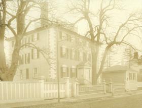 Portsmouth, Haus: Moffatt-Whipple-Land House