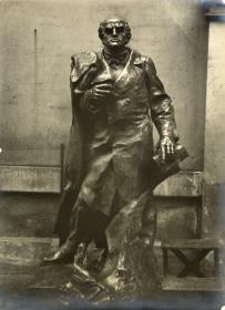 Denkmal für Domingo Faustino Sarmiento (frontal)