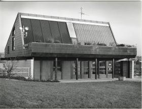 Junkers, Modernes Einfamilienhaus mit Hoesch-Energiedach ("Solarabsorber")