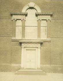 Philadelphia, Independence Hall, Hauseingang mit Fenster