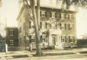 Salem, 29, Chestnut Street, Haus