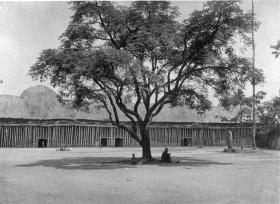 Front des Häuptlingshauses, des königlichen Palastes in Foumban.