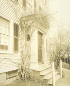 Salem, 80, Washingston Square, Hauseingang