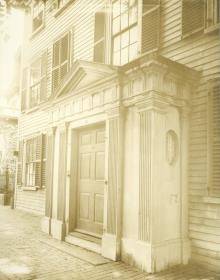 Salem, 23, Summer Street, Hauseingang