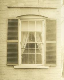 Salem, 33, Sommer Street, Fenster