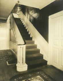 Salem, 393, Essex Street, Lindall-Barnard-Andrews House, Treppe