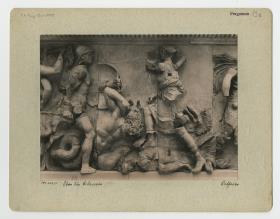 Pergamonaltar, Ostfries - Ausschnitt: Artemis