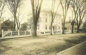 Salem, Haus: Nichols House