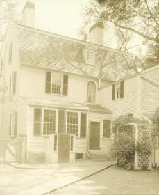 Salem, Haus: Osgodd Home