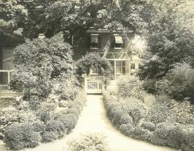 Salem, Garten: Privatgarten an der Chestnutstreet
