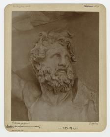 Pergamonaltar, Ostfries - Ausschnitt: Gegner der Hekate