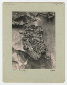 Pergamonaltar, Ostfries - Ausschnitt: Gegner der Hekate