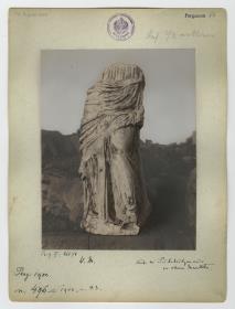 Pergamon, Statue, weibliche Figur