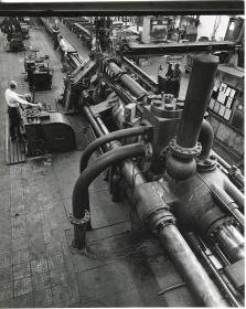 Robert Bosch GmbH, Blick auf die Stangenpresse
