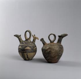 Askoi: White Painted V Ware, Black Slip III Ware